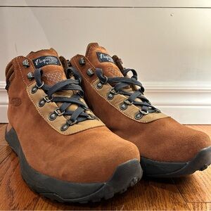 Vasque Men's Tan and Black Hiking Boots